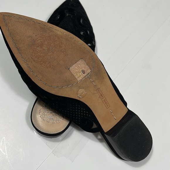 VINCE CAMUTO
Meekel Mules women’s black size 7 - Picture 10 of 13